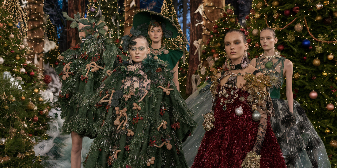 Fashion Runway Invades Christmas: See How Carlijn Jacobs is Turning Tinsel into High Fashion!